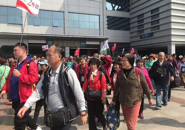 上海老年人旅游團推薦，探索城市魅力與享受美好時光，上海老年人旅游團推薦，探索城市魅力，共度美好時光