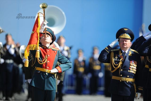 三軍儀仗隊參加紅場閱兵，榮耀與傳承的展現(xiàn)，三軍儀仗隊紅場閱兵，榮耀傳承的壯麗展現(xiàn)