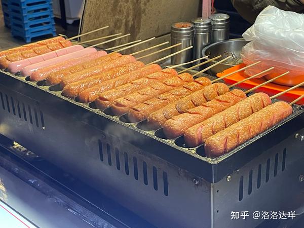 新式小吃與路邊攤小吃，城市中的獨(dú)特風(fēng)味與活力源泉，城市獨(dú)特風(fēng)味與活力源泉，新式小吃與路邊攤美食的魅力