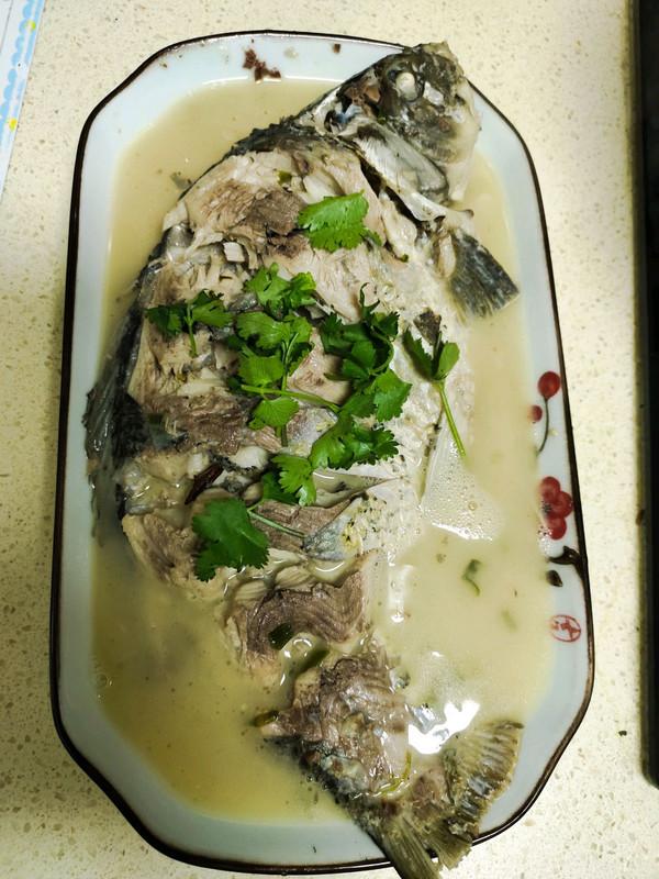 家常燉魚(yú)的做法，美味與健康并重，家常燉魚(yú)，美味與健康，雙重享受！