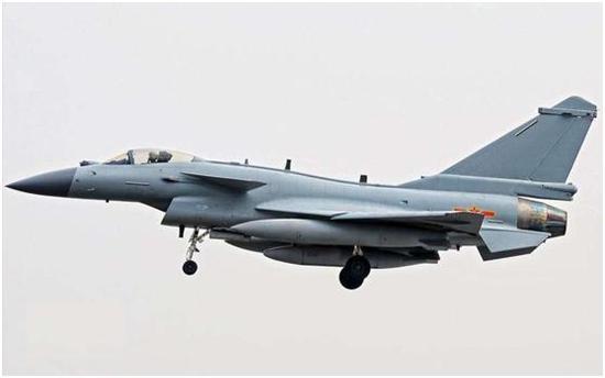 F16戰(zhàn)斗機與殲10，空中力量的雙璧，F(xiàn)16戰(zhàn)斗機與殲10，空中力量的雙璧傳奇