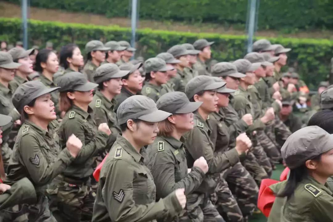 閱兵盛典的震撼與自豪——看完2019年閱兵儀式的感想，閱兵盛典的震撼與自豪，觀后深度感想分享