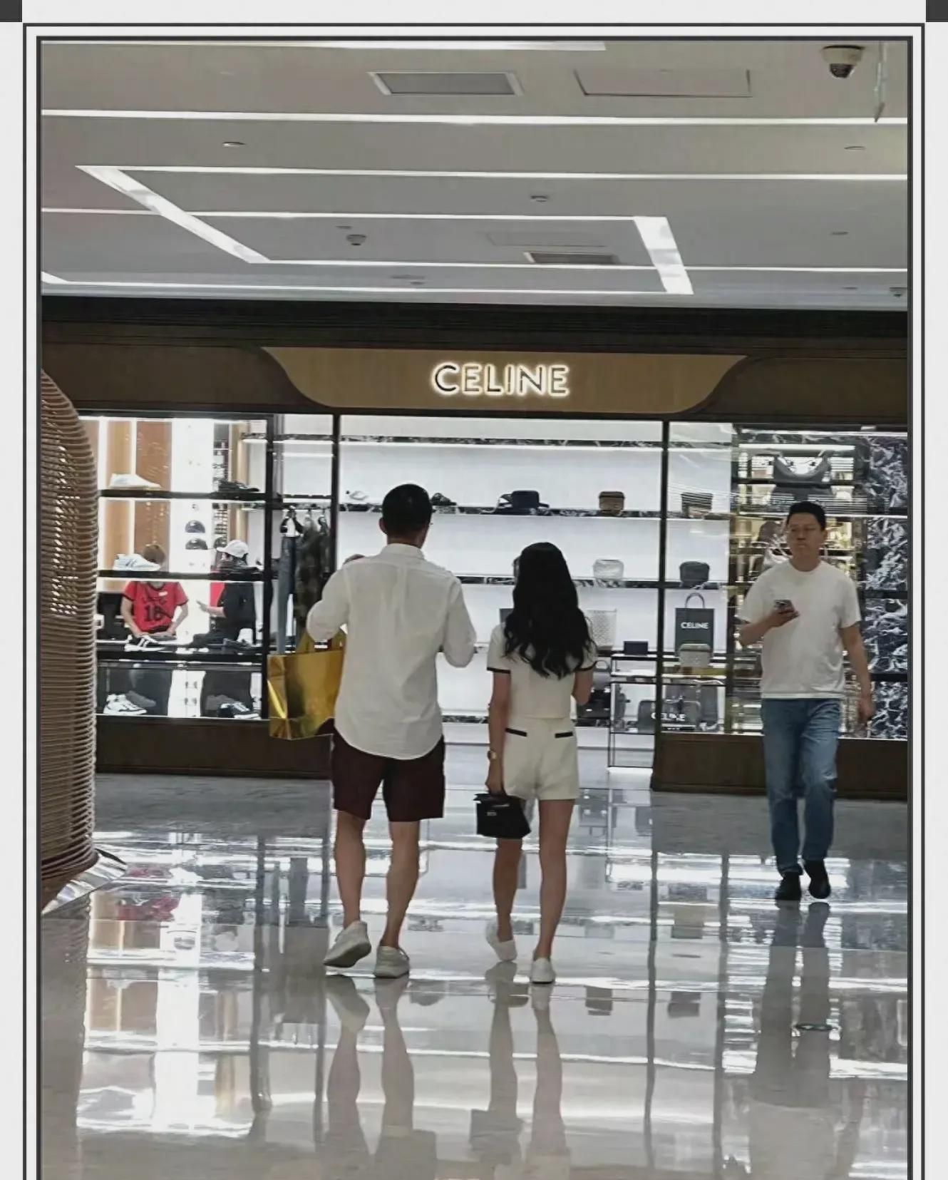 北京買衣服最好逛的商場——時尚購物的絕佳選擇，北京時尚購物勝地，最佳商場逛街指南