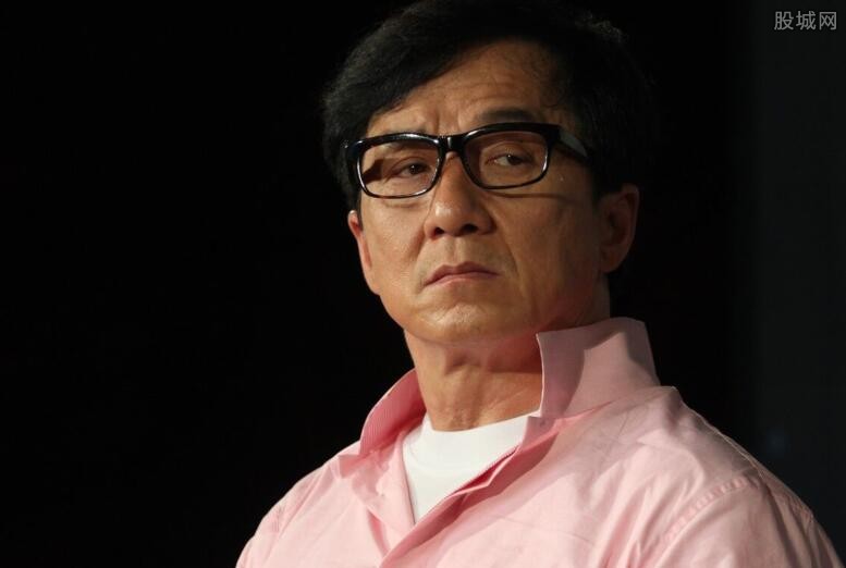 揭秘成龍的原名，一個傳奇背后的名字故事，成龍原名揭秘，傳奇背后的名字故事