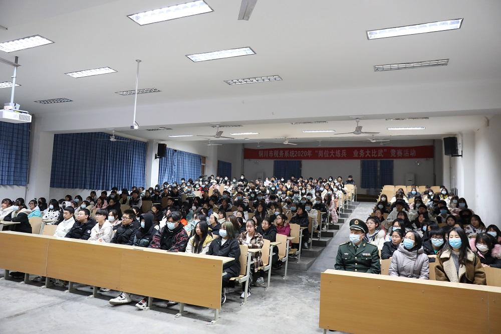 征兵宣傳PPT課件，新時(shí)代的召喚與擔(dān)當(dāng)，征兵宣傳PPT課件，新時(shí)代的召喚與擔(dān)當(dāng)，青年擔(dān)當(dāng)與責(zé)任擔(dān)當(dāng)?shù)恼鞒虇?dòng)