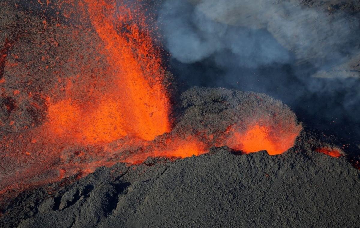 黃石火山最新消息，美國(guó)地質(zhì)界的關(guān)注焦點(diǎn)，2022年的最新動(dòng)態(tài)，黃石火山最新動(dòng)態(tài)，美國(guó)地質(zhì)界密切關(guān)注焦點(diǎn)，2022年更新消息揭秘