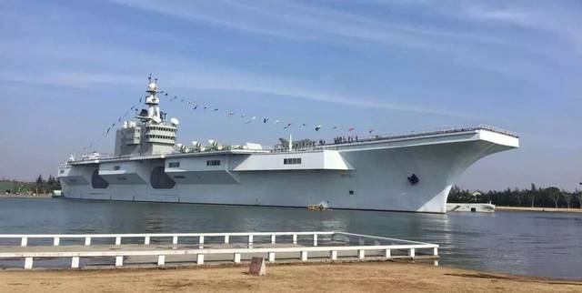 機(jī)防東年一母來現(xiàn)分母典艦，未來海防的重要力量，母艦顯新姿，未來海防的強(qiáng)力支柱