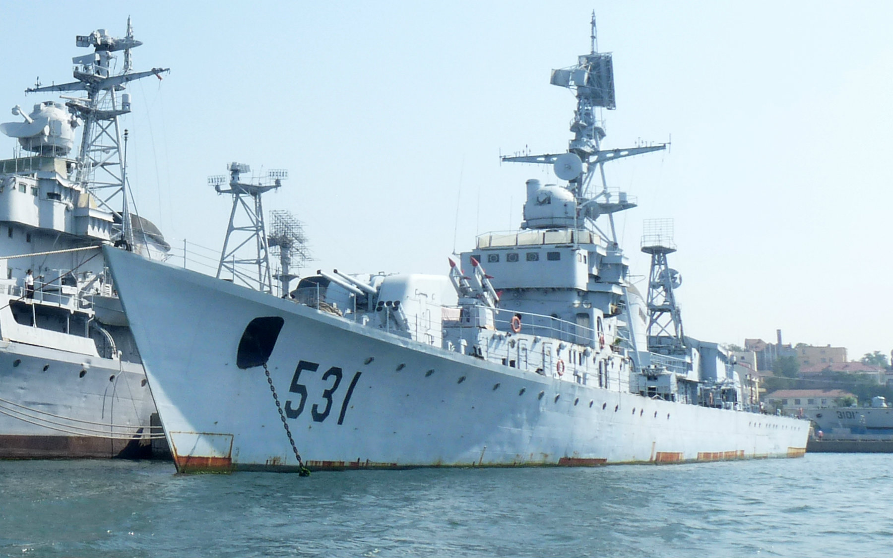 人民海軍第一批護(hù)衛(wèi)艦，歷史與榮耀的見證，人民海軍首批護(hù)衛(wèi)艦，歷史與榮耀的印記