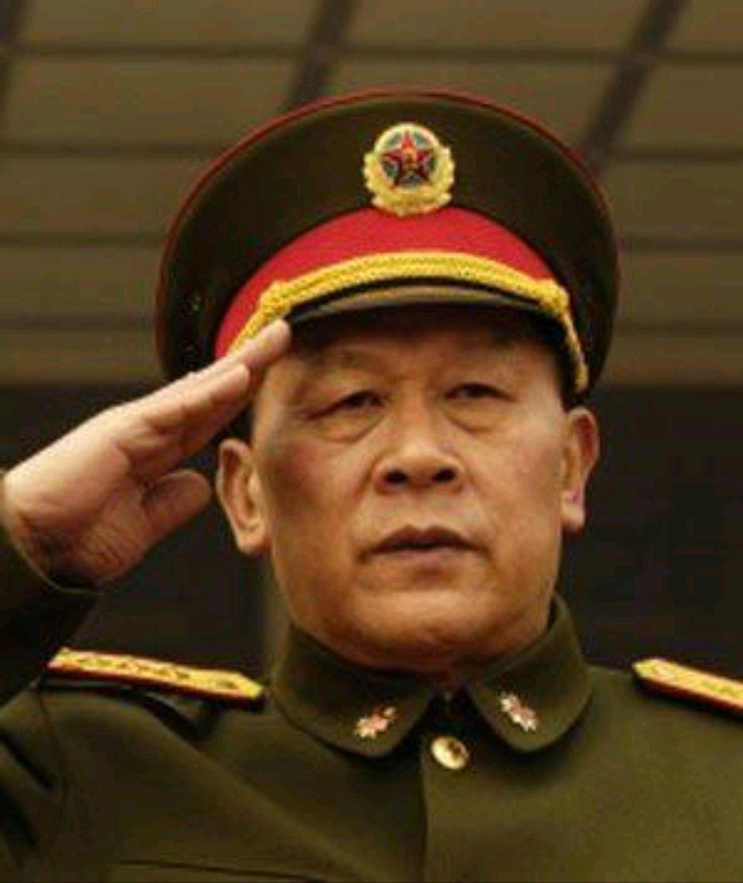 集團(tuán)軍與軍長，軍事組織中的層級關(guān)系解析，集團(tuán)軍與軍長，軍事組織層級關(guān)系深度解析