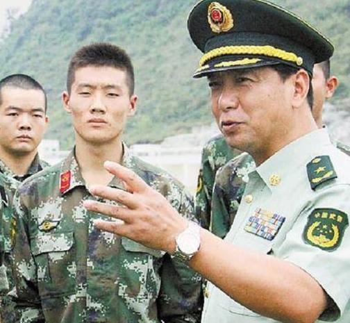丁曉兵受傷時的軍銜，丁曉兵受傷時的軍銜，英勇負(fù)傷時的軍銜揭秘