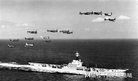 航空母艦，是飛機還是船？解析其獨特的身份與功能，航空母艦，空中的巨翼與海洋的霸主，究竟是何身份？