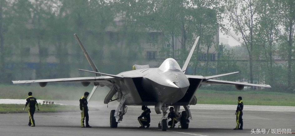 殲-10戰(zhàn)斗機(jī)，我國空中力量的璀璨明珠，殲-10戰(zhàn)斗機(jī)，中國空中力量的驕傲與璀璨明珠