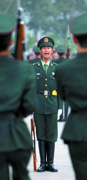 三軍儀仗隊(duì)男兵身高要求，探究與解析，三軍儀仗隊(duì)男兵身高要求揭秘與探究