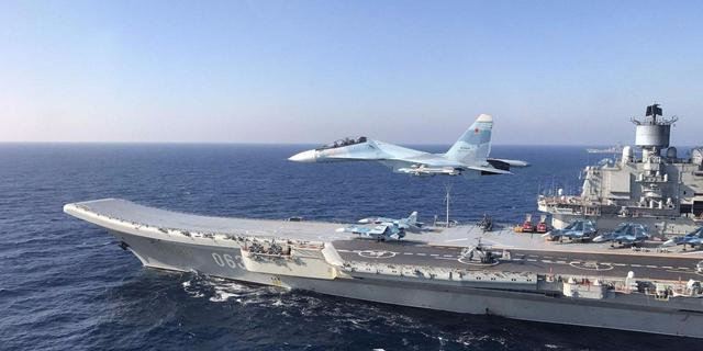 遼寧艦首位艦長——引領(lǐng)中國海軍走向深藍(lán)的重要人物，遼寧艦首位艦長，引領(lǐng)中國海軍走向深藍(lán)的時(shí)代領(lǐng)航者