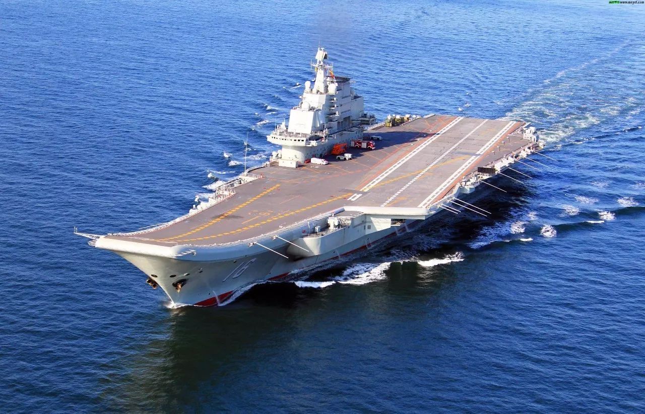 遼寧艦下水日期，中國海軍建設(shè)的里程碑，遼寧艦下水，中國海軍建設(shè)的重大里程碑