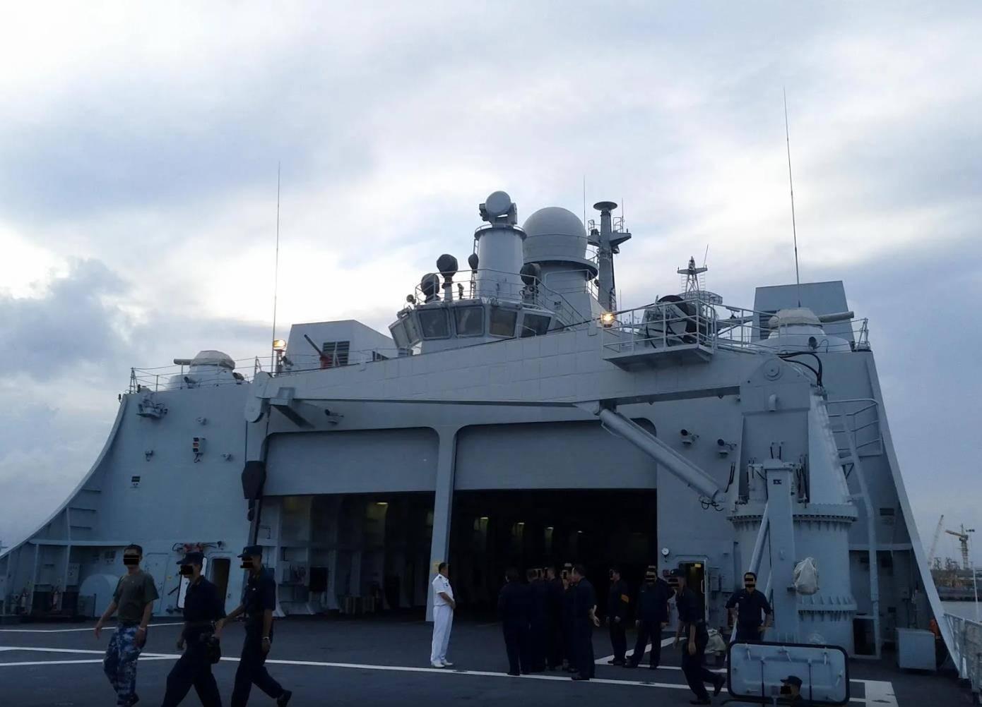 揭秘中國海軍新型戰(zhàn)艦，071登陸艦的兵力運(yùn)輸能力，揭秘中國海軍新型戰(zhàn)艦，071登陸艦的強(qiáng)悍兵力運(yùn)輸能力