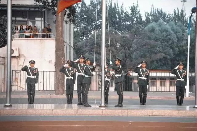 三軍儀仗隊禮服馬靴，榮耀的象征與時代的印記，三軍儀仗隊禮服馬靴，榮耀時代的印記與象征