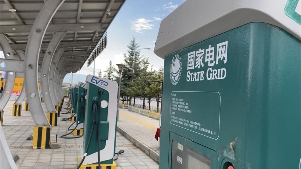 銀行直貸服務(wù)中的費(fèi)用解析，關(guān)于18%服務(wù)費(fèi)的探討，銀行直貸服務(wù)費(fèi)用全解析，聚焦18%服務(wù)費(fèi)的探討