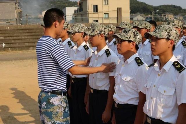 軍事時(shí)事評論文章，全球軍事動(dòng)態(tài)與中國應(yīng)對策略，全球軍事動(dòng)態(tài)下的中國應(yīng)對策略與軍事時(shí)事評論文章分析
