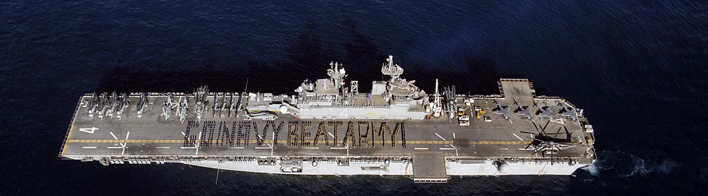 黃蜂級兩棲攻擊艦，多個起降點的設(shè)計與功能，黃蜂級兩棲攻擊艦，多起降點的設(shè)計與功能解析