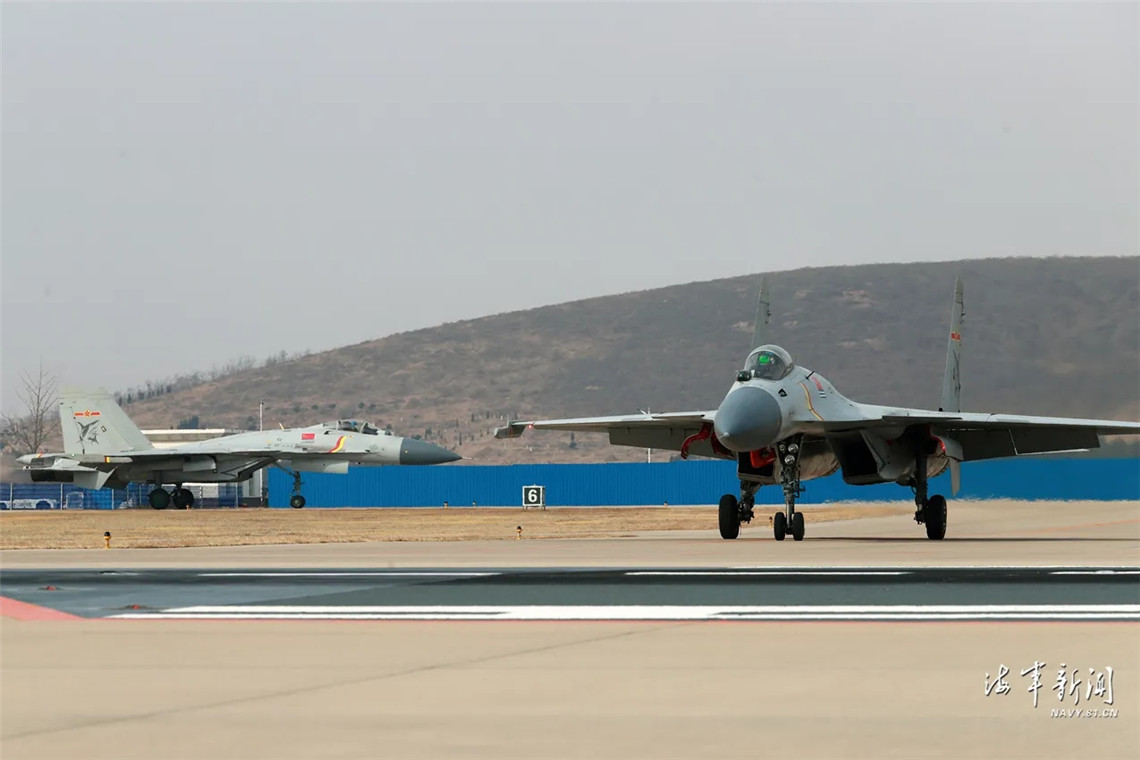 青島海軍航空兵部隊(duì)，捍衛(wèi)?？盏匿撹F長(zhǎng)城，青島海軍航空兵部隊(duì)，捍衛(wèi)?？盏匿撹F衛(wèi)士