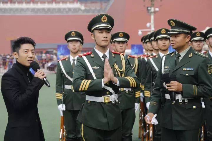 國旗護(hù)衛(wèi)隊(duì)個(gè)人總結(jié)，國旗護(hù)衛(wèi)隊(duì)個(gè)人工作總結(jié)，榮耀與責(zé)任同行