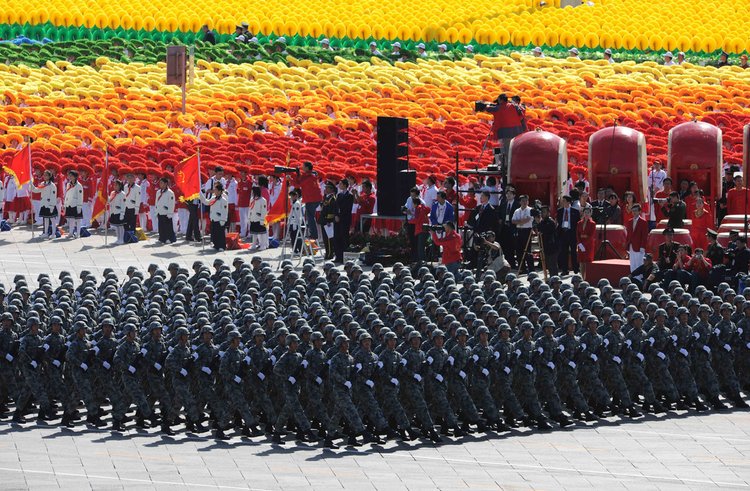 國慶65周年閱兵式，展現(xiàn)大國風(fēng)采與力量，國慶65周年閱兵式，展現(xiàn)大國雄姿與力量