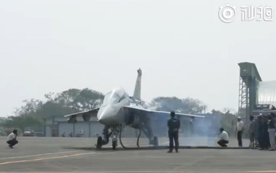 直-18艦載預(yù)警直升機(jī)圖，空中巨眼的戰(zhàn)略之眼，直-18艦載預(yù)警直升機(jī)圖，空中巨眼的戰(zhàn)略瞭望塔
