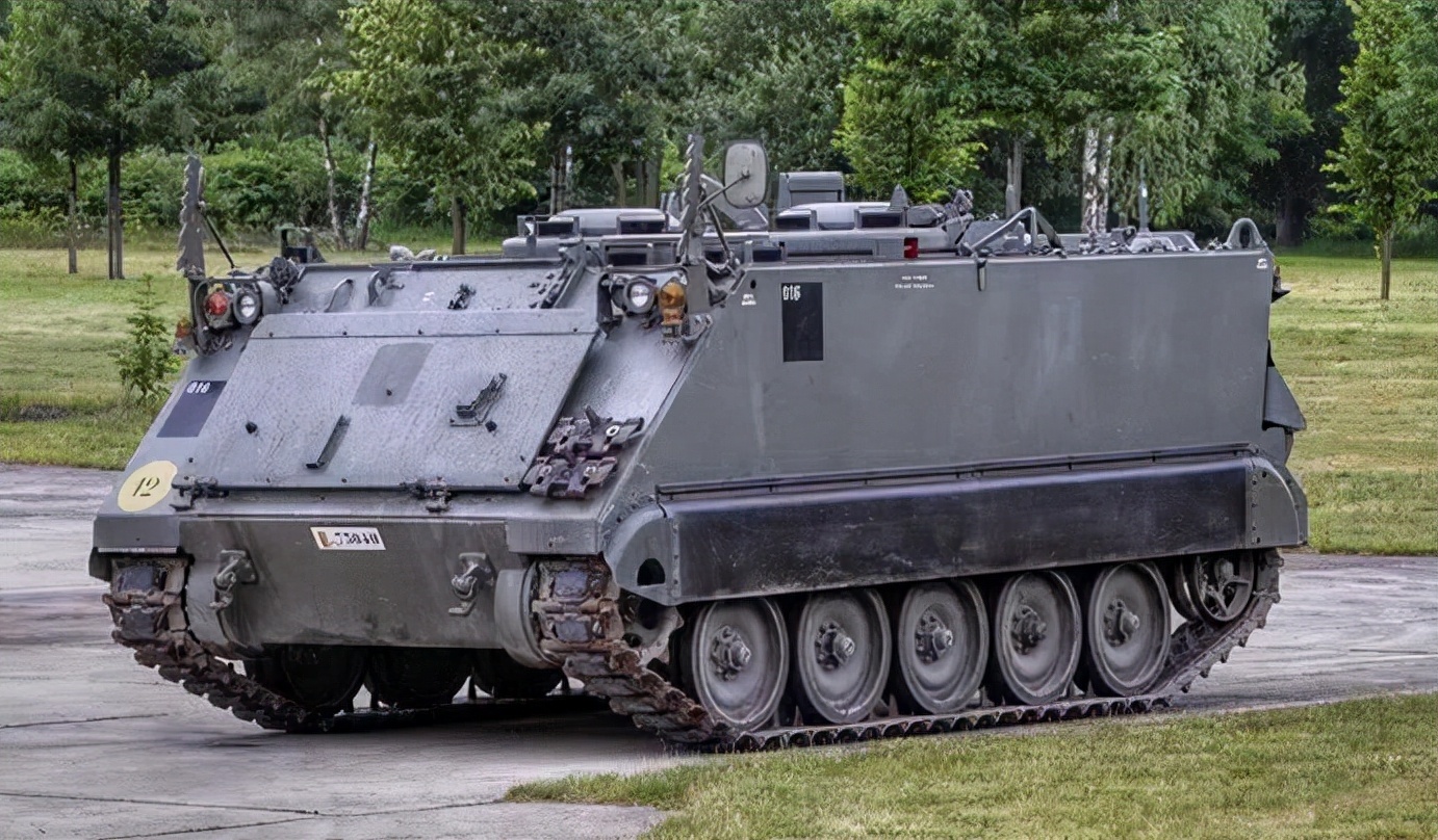 LVTR履帶式裝甲車，現(xiàn)代戰(zhàn)場上的鋼鐵巨獸，LVTR履帶式裝甲車，現(xiàn)代戰(zhàn)場鋼鐵巨獸亮相
