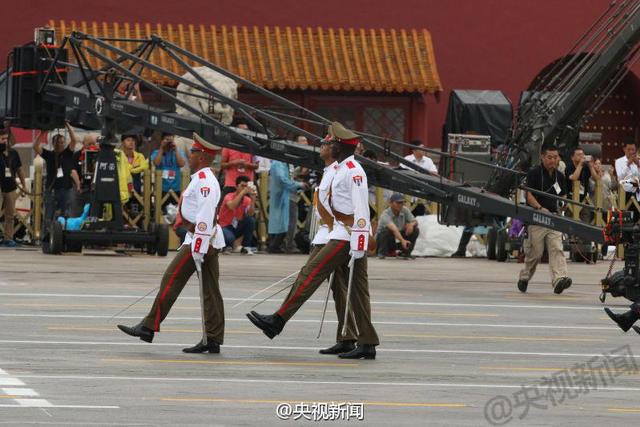 今晚抗戰(zhàn)閱兵彩排，歷史的回顧與時(shí)代的昭示，今晚抗戰(zhàn)閱兵彩排，歷史回顧與時(shí)代昭示