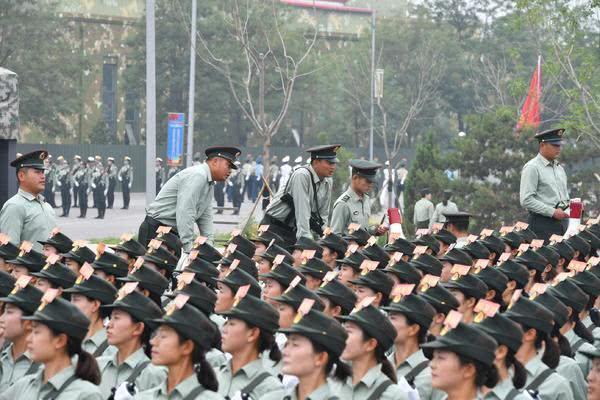 女兵閱兵訓(xùn)練照，堅(jiān)韌與榮耀的見(jiàn)證，女兵閱兵訓(xùn)練照，堅(jiān)韌精神與榮耀時(shí)刻的見(jiàn)證