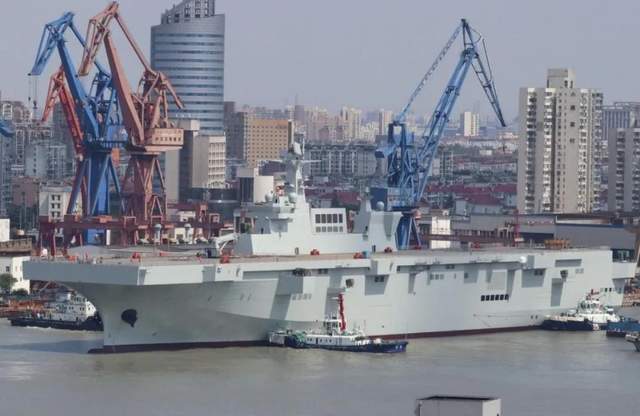 探索075型兩棲攻擊艦樂(lè)高模型，海洋力量的微型展現(xiàn)，探索海洋力量，075型兩棲攻擊艦樂(lè)高模型展示