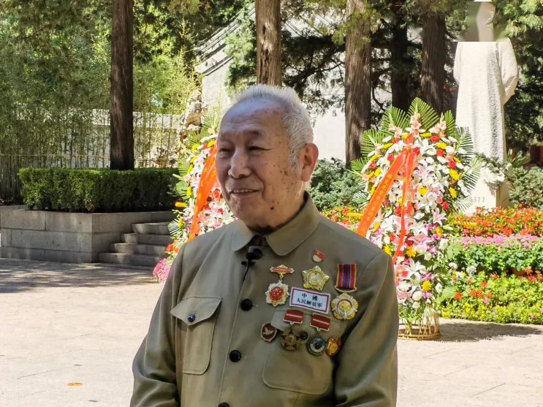 解放軍八一勛章獲得者的榮耀與擔(dān)當(dāng)，解放軍八一勛章獲得者，榮耀與擔(dān)當(dāng)?shù)牡浞? class=