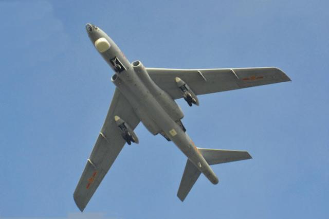 轟-6G轟炸機(jī)掛彈，空中巨龍的嶄新姿態(tài)，空中巨龍轟-6G轟炸機(jī)掛彈展示嶄新姿態(tài)