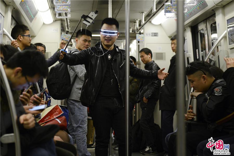 殲-15戰(zhàn)斗機(jī)與英勇飛行員，中國(guó)空中力量的璀璨明珠，殲-15戰(zhàn)斗機(jī)與英勇飛行員，中國(guó)空中力量的輝煌篇章