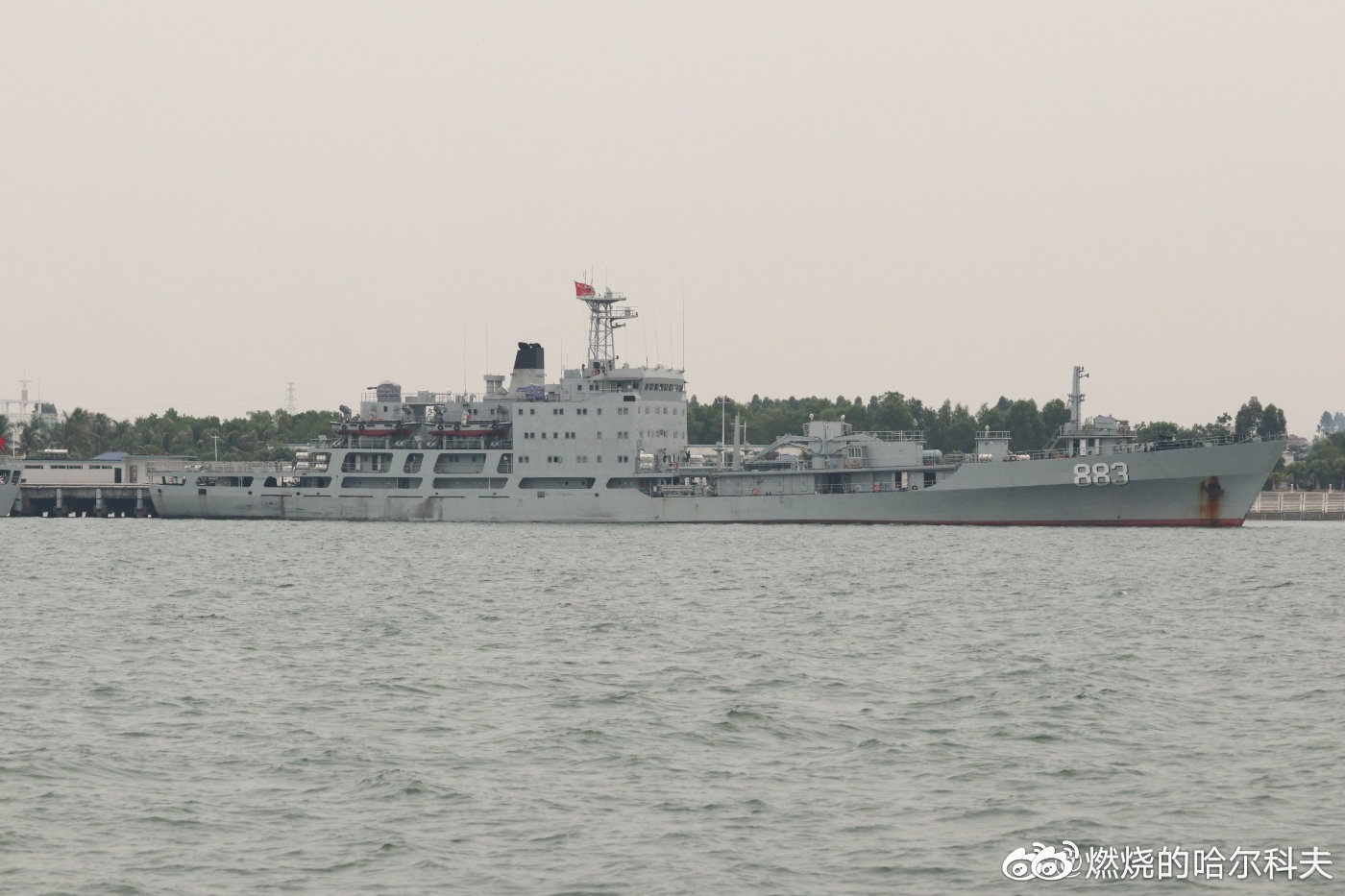 探索強(qiáng)大后盾，883陽(yáng)澄湖號(hào)綜合補(bǔ)給艦，揭秘強(qiáng)大后盾，陽(yáng)澄湖號(hào)綜合補(bǔ)給艦探索之旅
