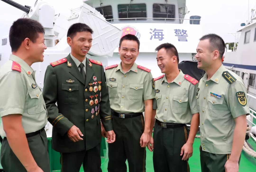 海警一般干多少年轉(zhuǎn)業(yè)，轉(zhuǎn)業(yè)決策的背后因素與轉(zhuǎn)業(yè)過程分析，海警轉(zhuǎn)業(yè)決策分析，轉(zhuǎn)業(yè)年限背后的因素與轉(zhuǎn)業(yè)過程探討