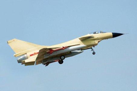 J-10是重型戰(zhàn)斗機(jī)嗎？探究中國(guó)空軍的杰出代表，揭秘，中國(guó)空軍杰出代表J-10重型戰(zhàn)斗機(jī)的身份與實(shí)力
