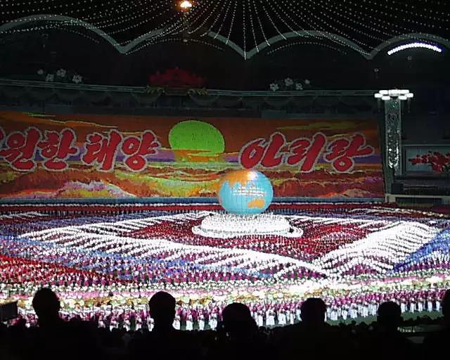 牡丹峰演唱中國(guó)歌曲，傳統(tǒng)與現(xiàn)代的完美融合，牡丹峰演唱中國(guó)歌曲，傳統(tǒng)與現(xiàn)代的和諧交響